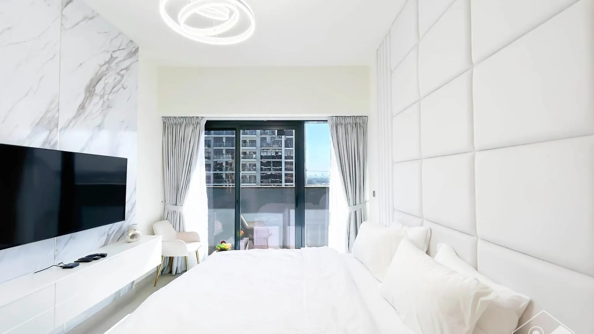 Charming Azizi Rivera Studio With Balcony Dubaj